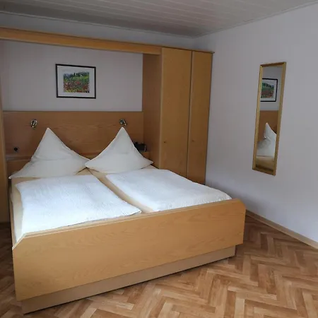 Ferienwohnung Weingut&Gästehaus Mees Briedel Zimmer foto