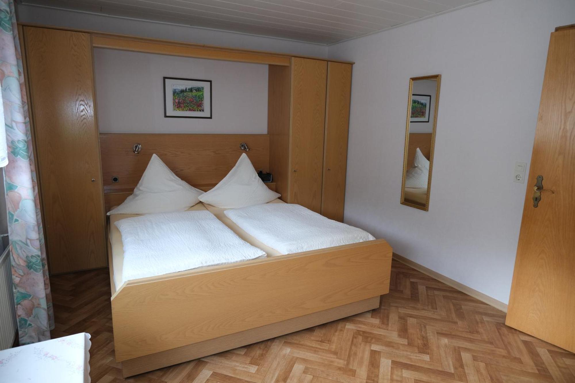 Homestay Weingut & Gaestehaus Mees *