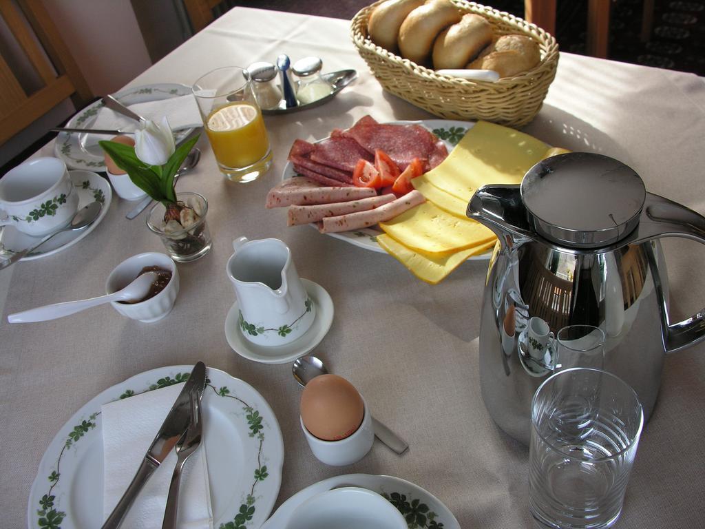 Weingut & Gaestehaus Mees Homestay *